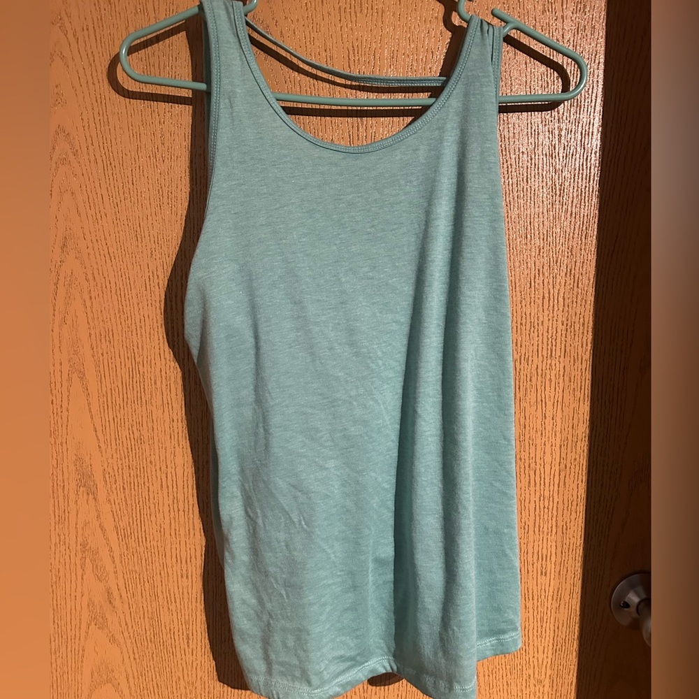 Cut out tie back yoga tank
